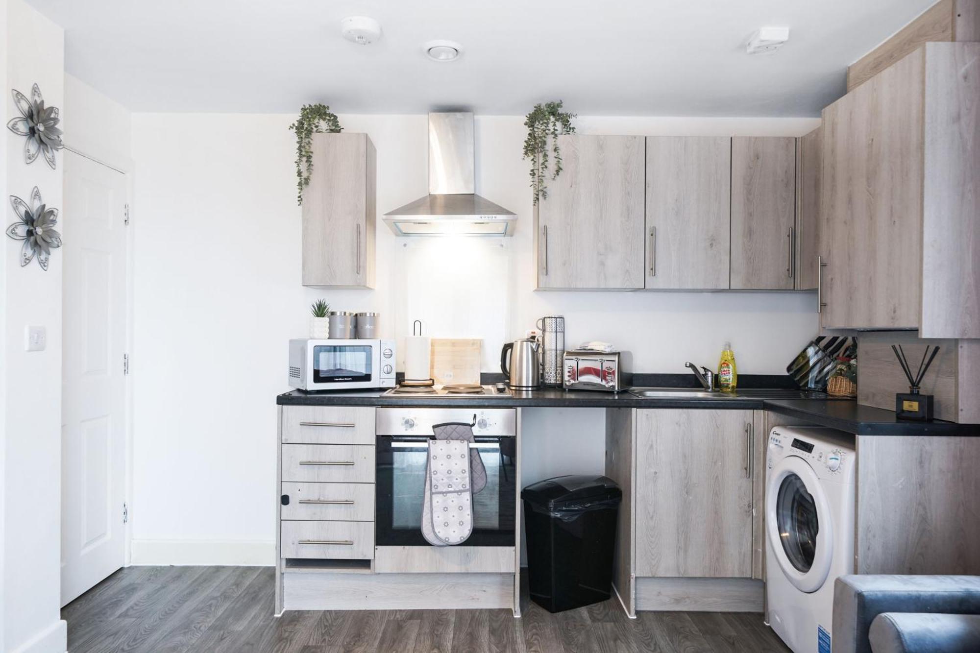 Livestay-New Private Apartment Building Minutes From Heathrow Slough Kültér fotó