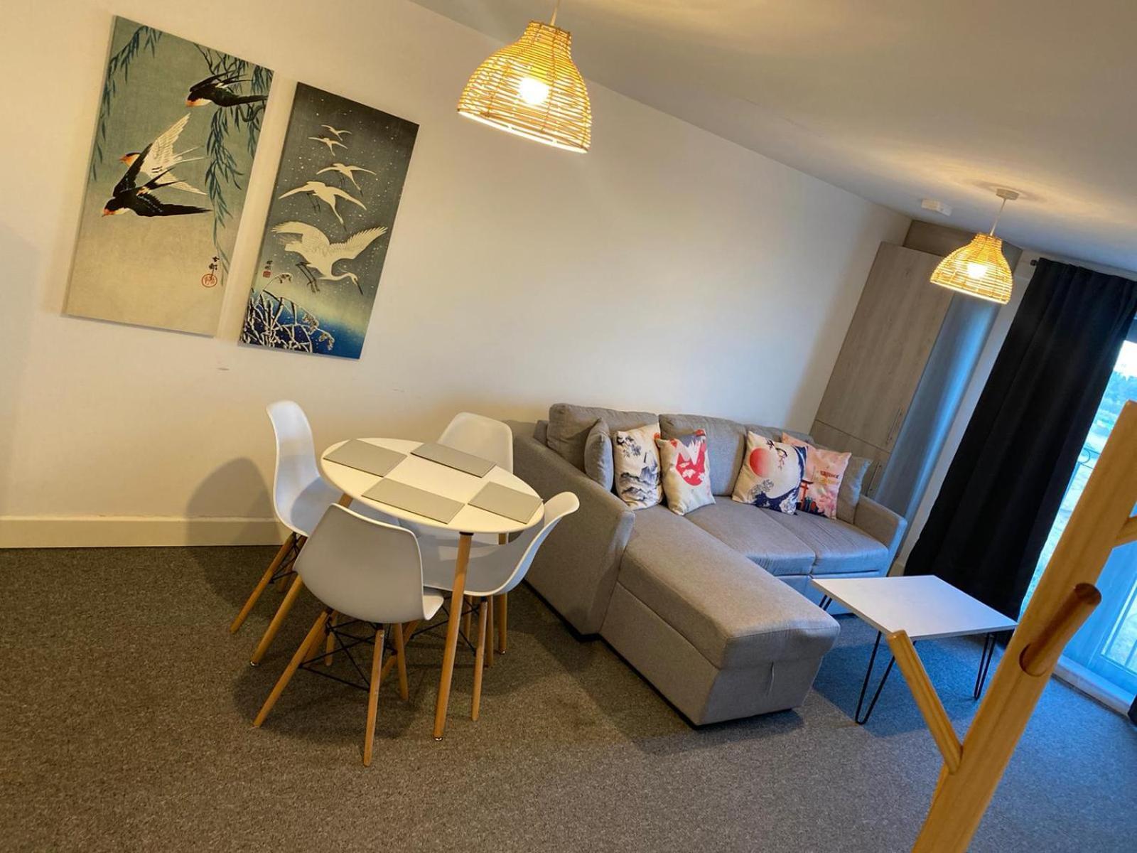 Livestay-New Private Apartment Building Minutes From Heathrow Slough Kültér fotó