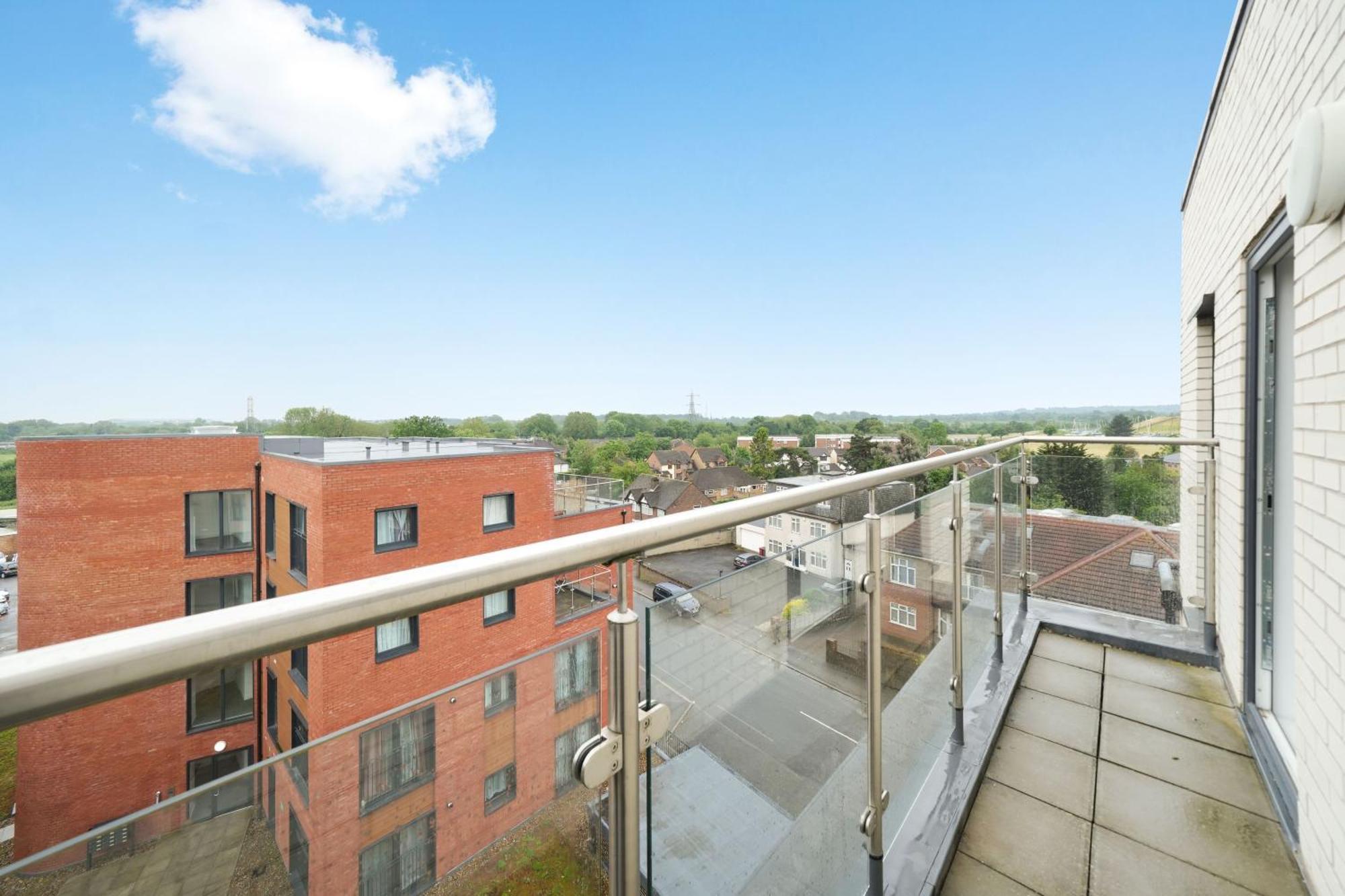 Livestay-New Private Apartment Building Minutes From Heathrow Slough Kültér fotó