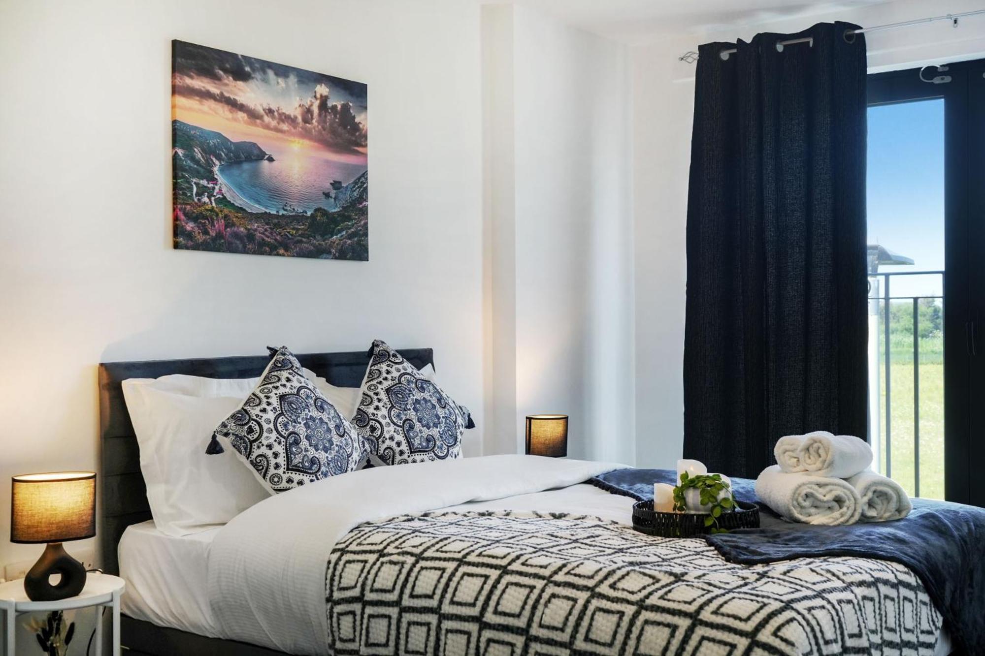 Livestay-New Private Apartment Building Minutes From Heathrow Slough Kültér fotó