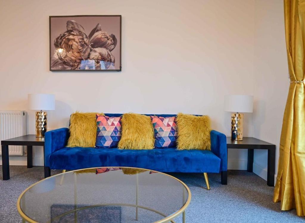 Livestay-New Private Apartment Building Minutes From Heathrow Slough Kültér fotó